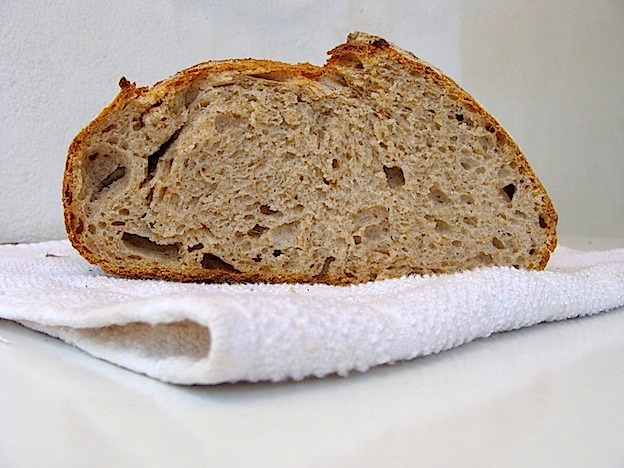 Pâine integrală cu tărâțe și secară